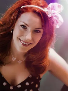 pretty redhead's smile - chloe morgane