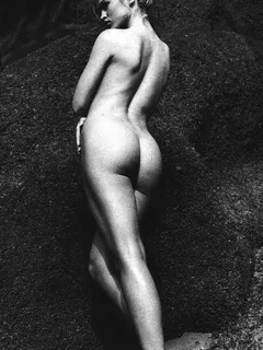 yuliya mayarchuk, b/w nude