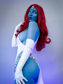 ashlynne dae mystique cosplay