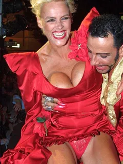 brigitte nielsen panty upskirt