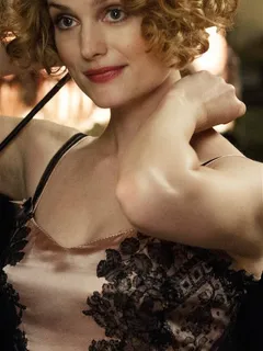 alison sudol - fantastic breasts... erm beasts