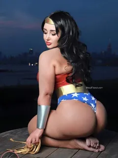 pawg wonder woman