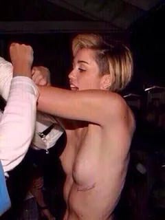 miley cyrus backstage