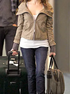 anna kendrick airport