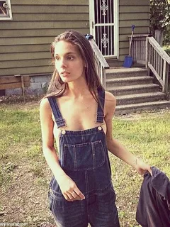 caitlin stasey