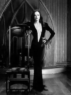 ricci as morticia adams