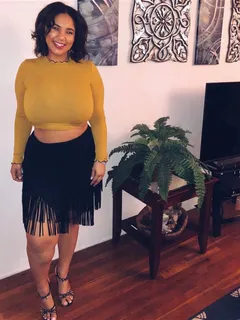 katelyn sade looking cute in her skirt and crop top