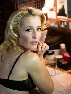 gillian anderson