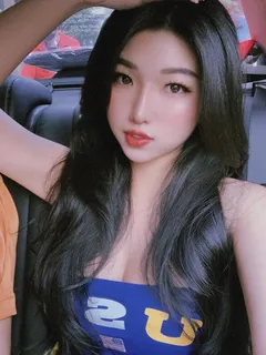 beautiful asian babe