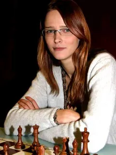 carmen kass, president of the estonian national chess league in 2004