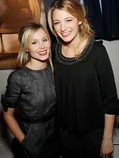 kristen bell & blake lively in 2009