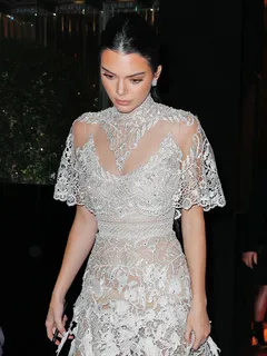 kendall jenner nipples in see through lace dress