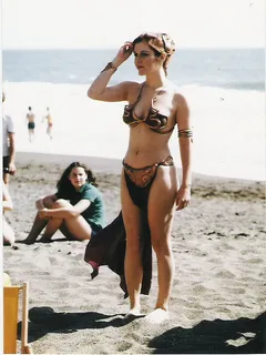 carrie fischer dressed as slave leia