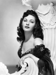 yvonne de carlo as lily munster 06