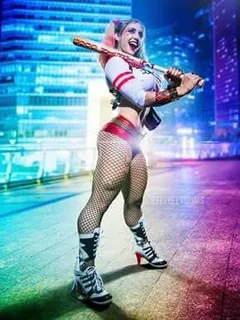 alyssa loughran como harley quinn