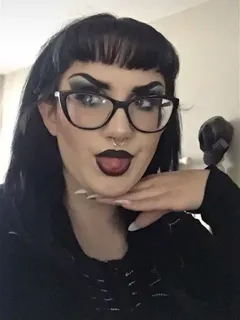 goth chick with claws.