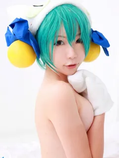 hatsune miku naked cosplay